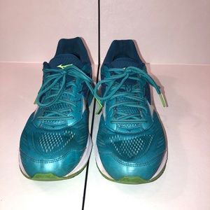 Mizuno Wave rider 21 arch support running shoes